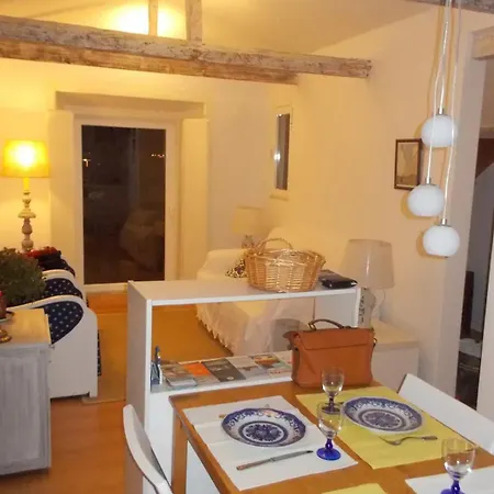아파트 River View Penthouse 리스본