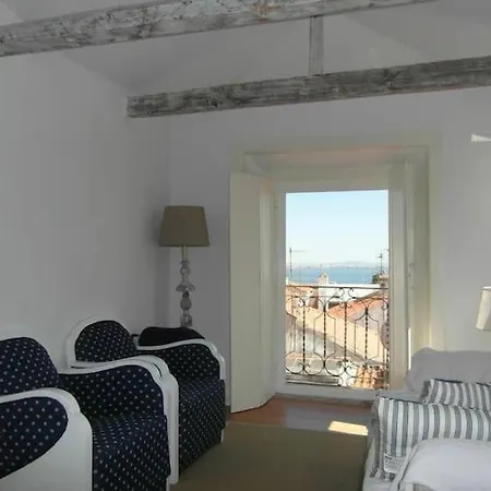 아파트 River View Penthouse